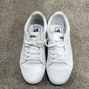 LIKE NEW - Vans All-White Low-Top Sneakers